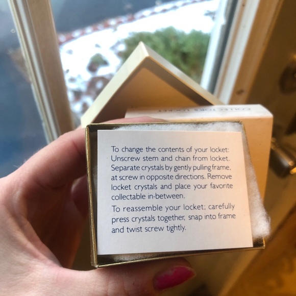 Locket - Picture 3 of 6